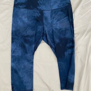 Old Navy Elevate Legging (go-dry) blue tie dye size XXL crop